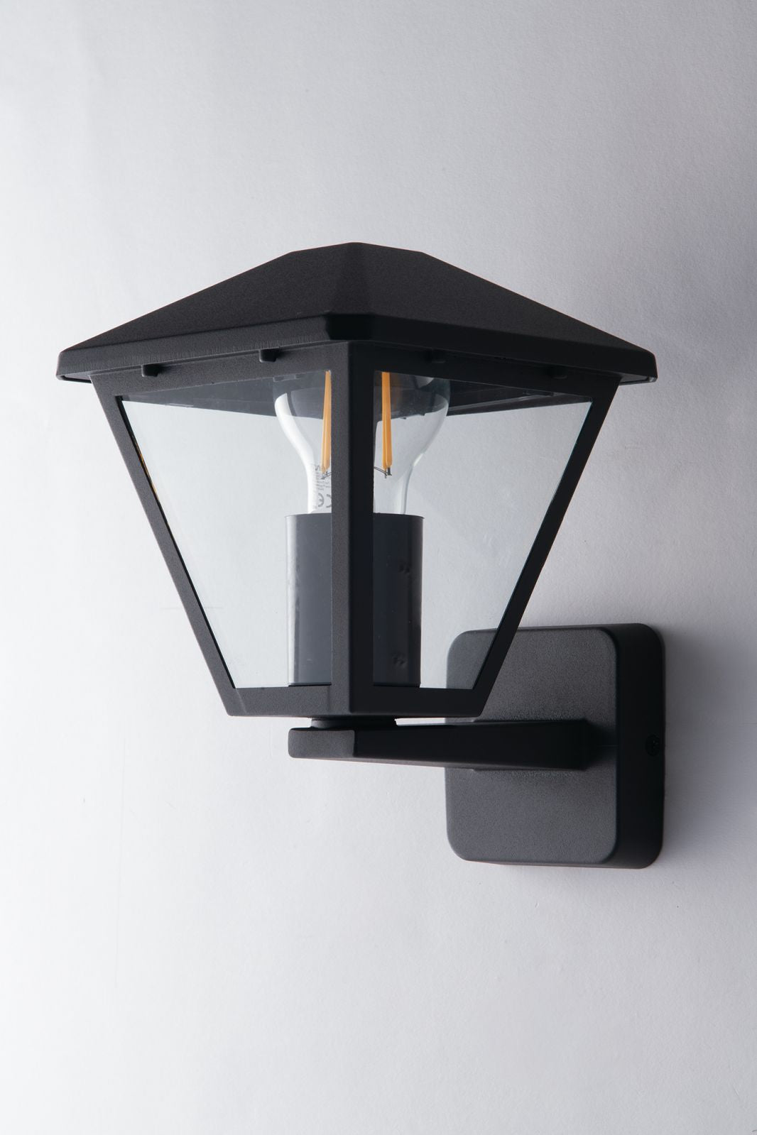 Applique per esterno IP44 in alluminio antracite diffusore vetro lampada 1XE27 non inclusa PRISMA Applique per esterno IP44 in alluminio antracite diffusore vetro lampada 1XE27 non inclusa PRISMA